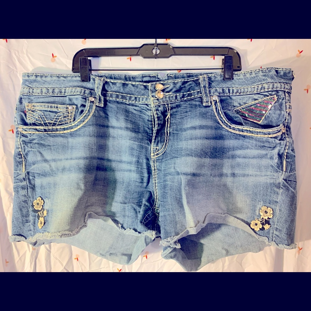 Plus Size 24 Vigoss Shorts